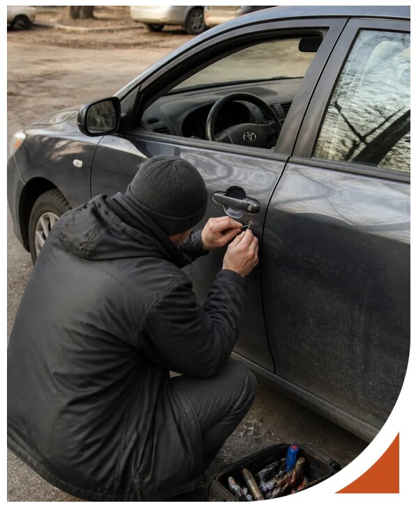 Профессиональное вскрытие автомобиля Тойота без повреждений в Усинске